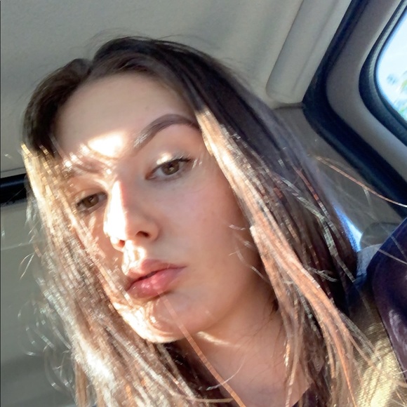 Meet your Posher, Josie - Picture 1 of 1